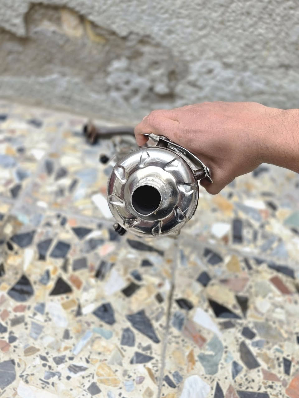 السلام عليكم صالنه عدد ٢ رياضي مال ماكس وحده نوعها SRZ
والثانيه FM 
العنوان بغداد مدينه الصدر رقم الهاتف ***********
