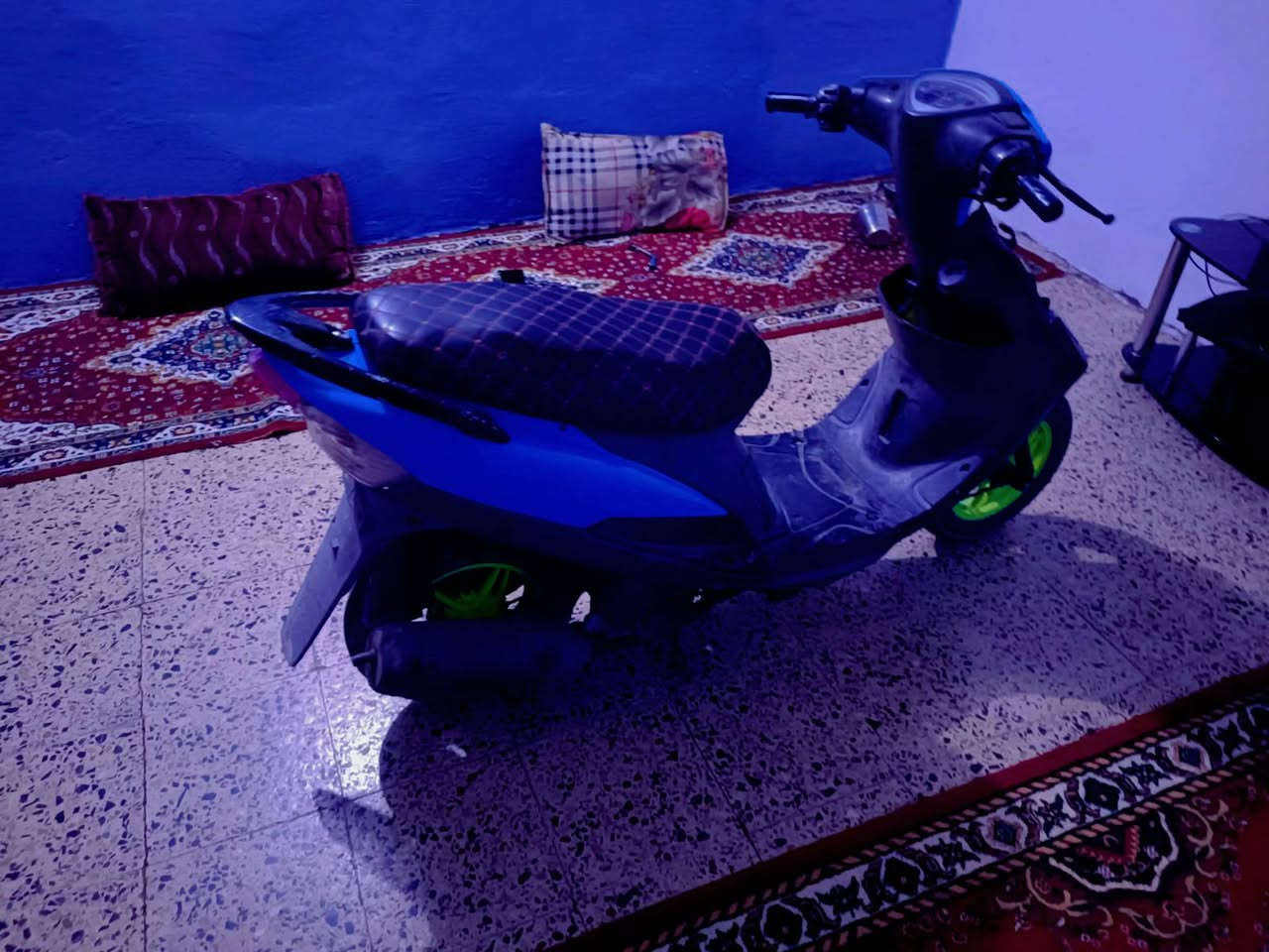 يالله دراجه ماكس دراجه حاويه  خير من الله كلشي شغال دراجه جاهزه كبل لشارع
سعرها 600 وبيها مجال مكاني دوانيه ال حمد ***********
