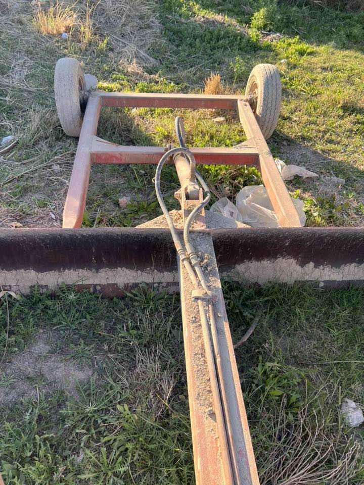 السلام عليكم للبيع  حجم( ٣ متر ) ***********
