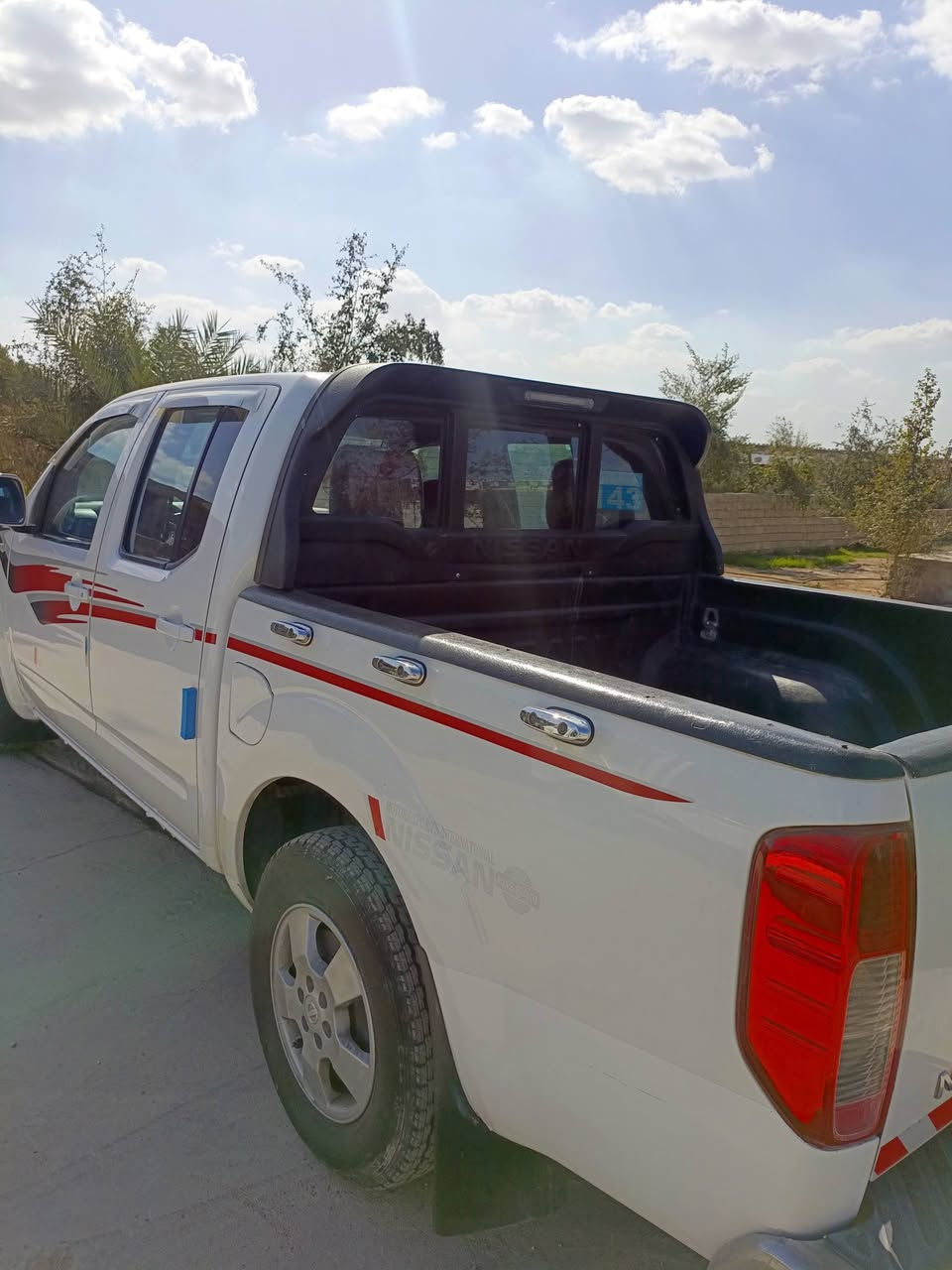 سلام عليكم سياره نيفار محور محرك كبير بطه موديل 2009 مكان ديالى كنعان رقم الهاتف ***********
