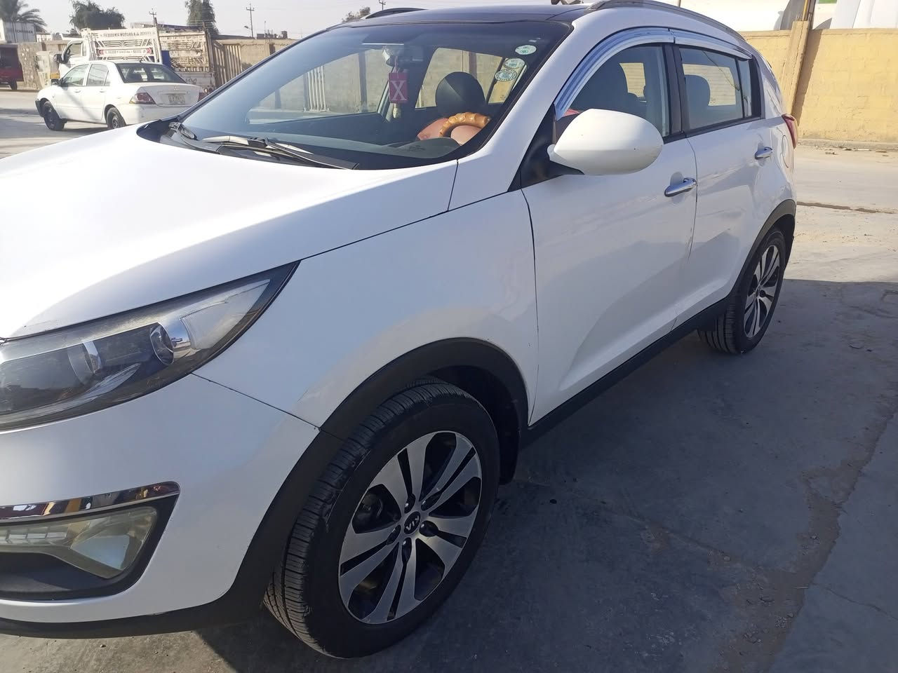 سلام عليكم
للبيع سبورتج خليجي بانوراما الاسود موديل 2012 رقم اربيل تخم تاير مكينه وكير خير من الله والسونار مرفق وياها السعر 125ورقه الاستفسار الاتصال رقم الهاتف *********** ممتواجد عل فيس
