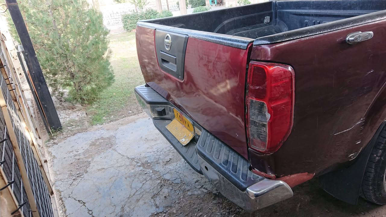 السلام عليكم ورحمة الله وبركاته 
للبيع نيسان نيفارا موديل 2009 كير عادي رقم سليمانية باسم كردي تريد وكاله او تحويل 
السيارة بلادية بدون حادث وصبغ فقط باب البدي مبدل 
السعر80
مكان بغداد 
***********
