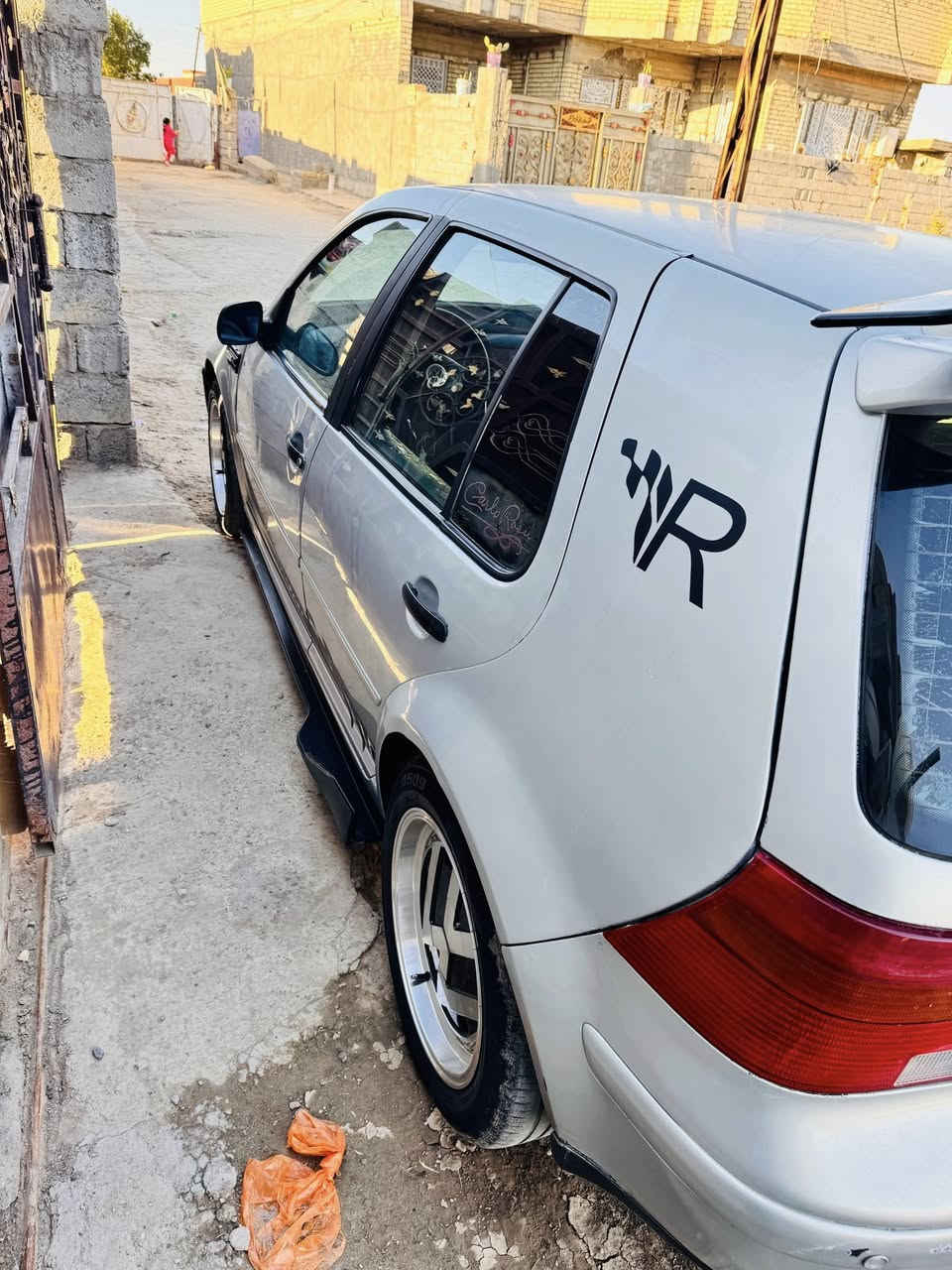 كولف نفخ
موديل 1999
كير عادي 
محرك 2000 
مصبوغه عام للجماليه 
مكانهه بغداد تقاطع النهروان
سعر  45 روقه
رقم تليفون ***********
