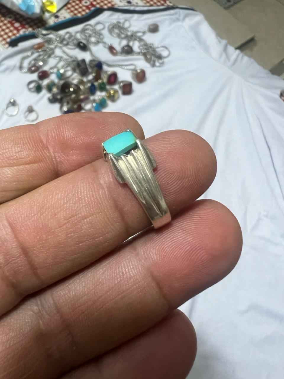 خاتم فضه متوج بحجر الرضوي نيشابوري السعر ٤٥الف عنواني البصره قضاء شط العرب التنومه للاستفسار الرجاء مراسلة الصفحة البصرة, العراق


**إذا كنت صاحب هذا الإعلان وتريد حذفه لأي سبب، رجاءا أرسل رسالة إلى الدعم الفني**