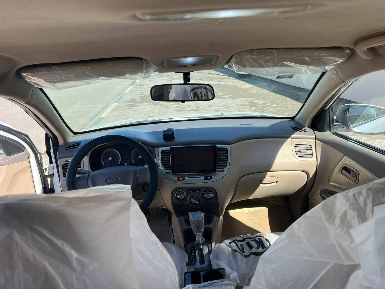 السلام عليكم عندي كيه ليو لبيع مديل  2012سياره قطعه وحده صبغ واربع أصابع بارد والباقي كفاله جهازه من كلشي ماذب عليه ربع دينار مكاني البصره زبير وشراي يتصل ويدلل السعر 100 وبيها مجال قليل(***********) الزبير, البصرة
