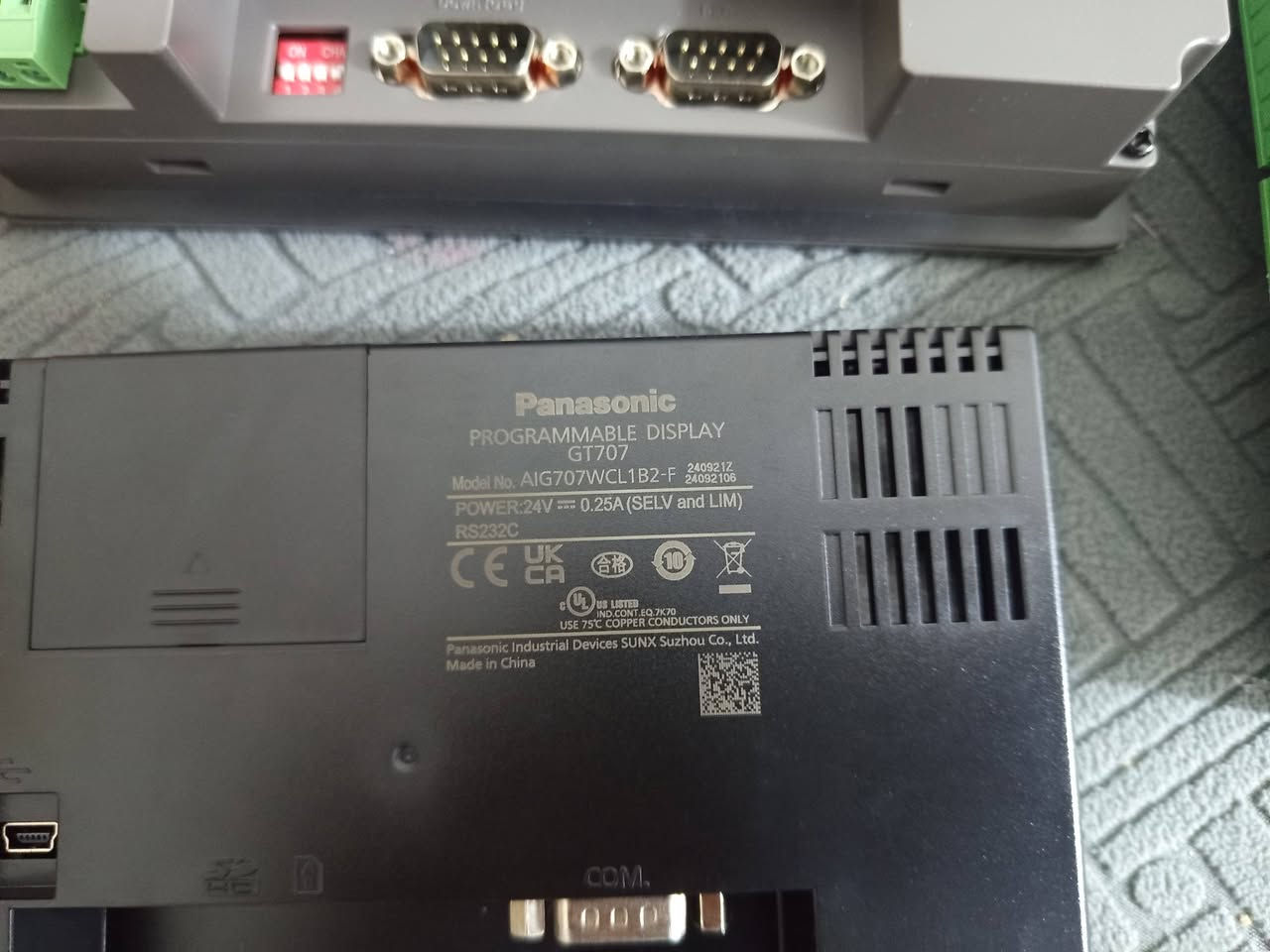 التوصيل وتساب ماسنجر 
***********
