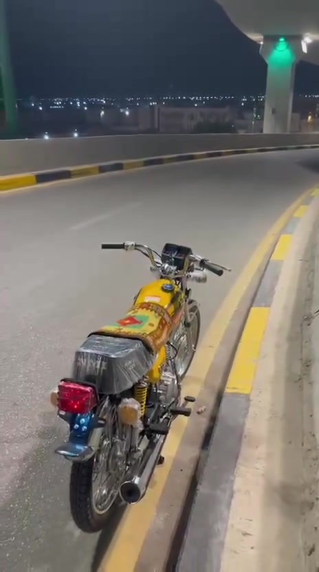 سلام عليكم دراجه نامه البيع شاصي ٢١ اصولي تعمير ٢٠٢٦ اقل سبوعين من انشدت اول تبديله دهن الدراجه عد نوفل ابو سماوه الوكيل انشدت السعر  خاص مكاني رميثه ***********

