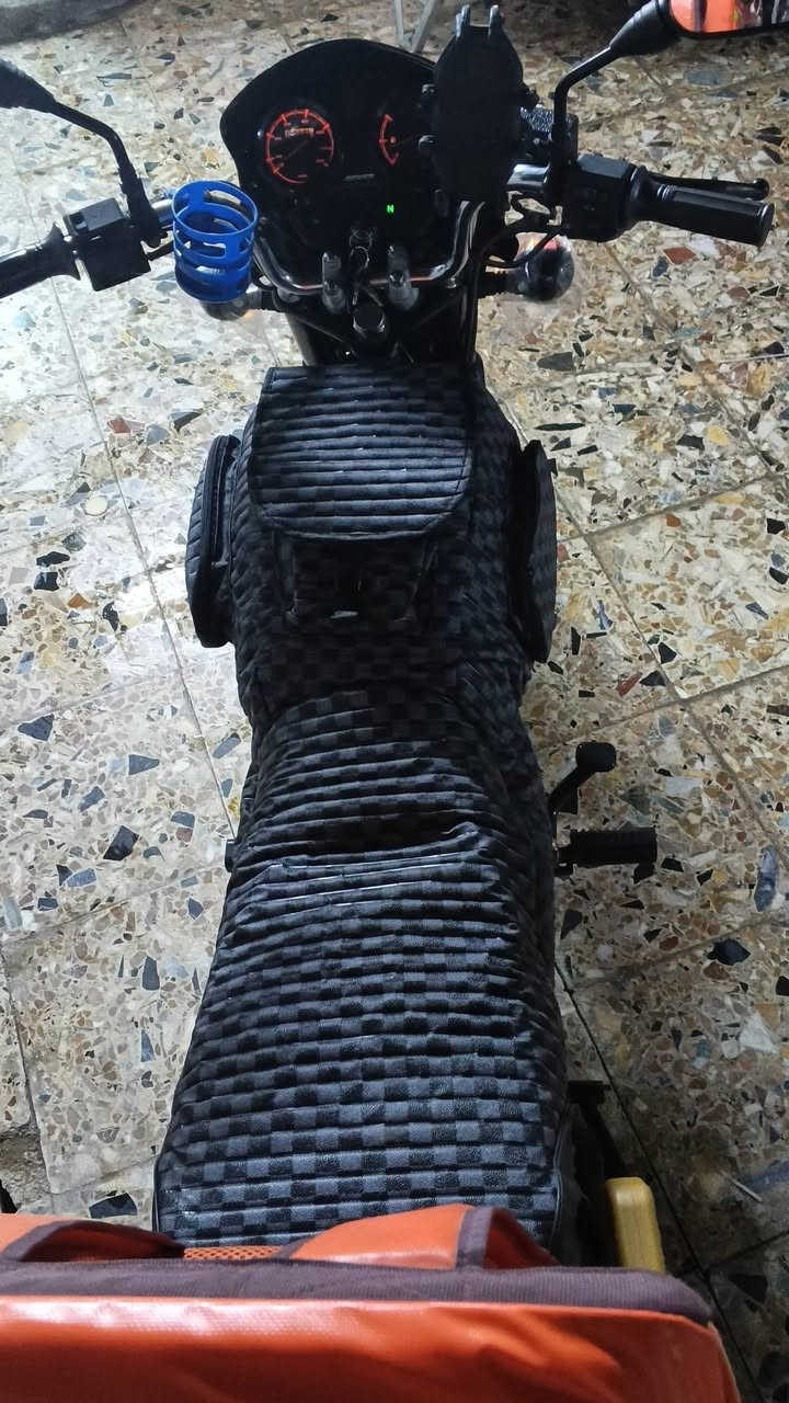 سلام عليكم بوكسر مديل 23  كامل سنويه ولوحات مجفته مره وحده ودراجه خير وبركه مداريها بغداد بلديات *********** هاي دراجه كلشي شغال بيها ماكو شي طافي وكله شركه تجي وشوف بعينك سويتلها تعمير صار يومين شاهد الله وكتبه ورسله ذبيت 488 الف
سلام عليكم بوكسر مديل 23  كامل سنويه ولوحات مجفته مره وحده ودراجه خير وبركه مداريها بغداد بلديات *********** هاي دراجه كلشي شغال بيها ماكو شي طافي وكله شركه تجي وشوف بعينك سويتلها تعمير صار يومين شاهد الله وكتبه ورسله ذبيت 488 الف 
سعرها بدون متجيني وكع لعمك.وكع لخالك سعرها 2375 واكعه ال 75 قفل 2300 (مليونين وتلثميه قفل!)
