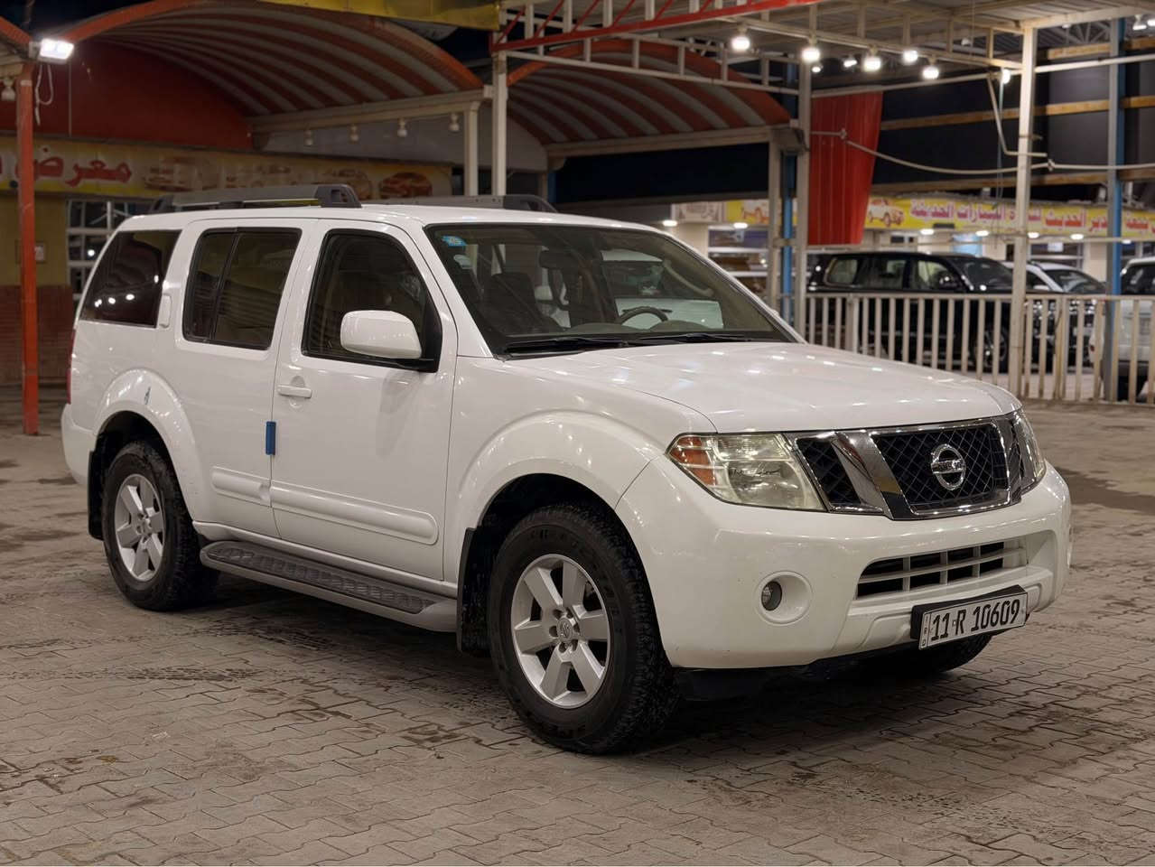 سلام عليكم 
نيسان بافندر 2012
مكينة 6 سلندر 4000 
3 قطع تبريد 
شاشة بلادي كامرة دوارة 
داخل بيجي تحكم ستيرن 
تخم تاير جديد ستوني شادة
مكينة وكير جاهزات ومكفولات
حدادية جاهزة 100‎% 
بيها صبغ نص جاملغ امامي فقط بدون دواخل
رقم بغداد دولي سنوية جديدة

السعر 120 وبيها مجال بسيط 
مكاني نجف *********** النجف, العراق
