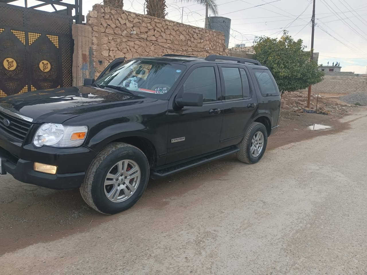 السلام عليكم.
فورت اكسبلور. 
للبيع موديل 2006.
رقم اربيل دولي. 
ظرر جاملغ خلفي. 
كير محرك شرط. 
محرك 3600.
بيع او مراوس . 
للاستفسار الاتصال. 
‏‪***********‬‏
