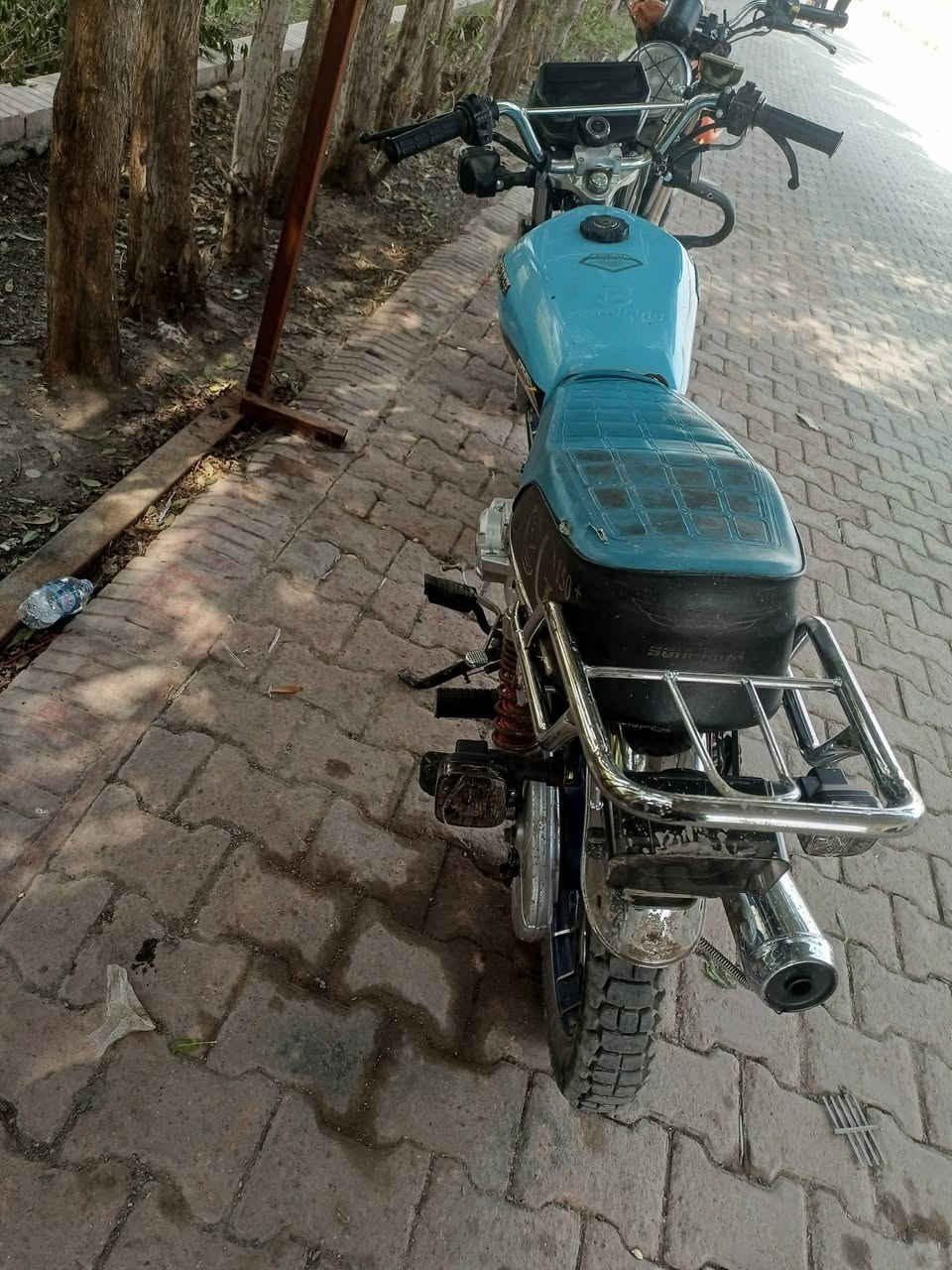 دراجه البيع موديل 2024 محرك 200 السعر 575 بيه مجال اوراق كمله دراجه كفاله عامه وتشغيل عن بعد  اتصال *********** متواجد وتساب وخاص فيس بكاني بعقوبه قرب مستشفئ العام
