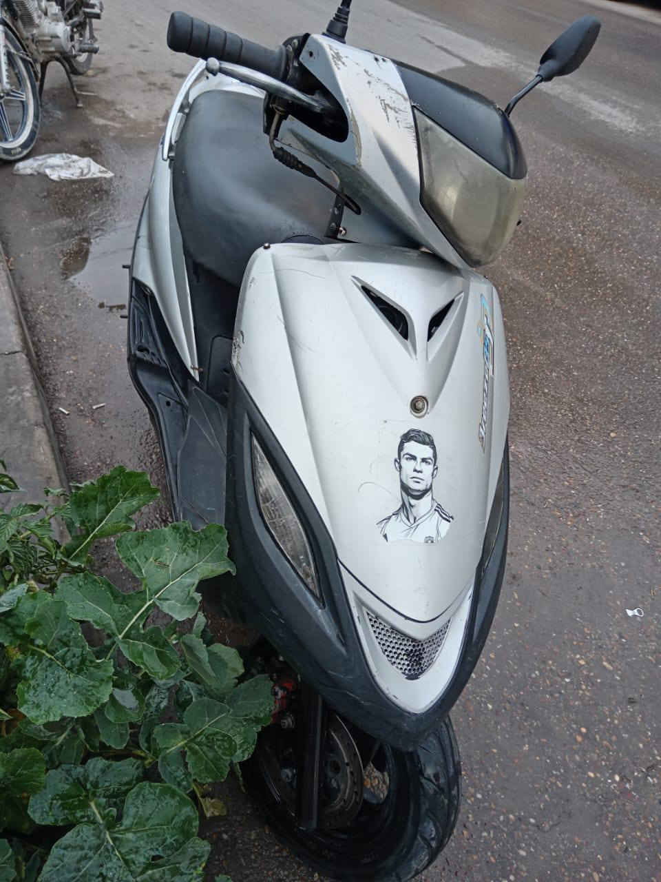 للبيع نضيفة كلشي مابيها نقص كلوب خلفي سلف وهندر تشتغل كهربائيات كاملة ب400


**إذا كنت صاحب هذا الإعلان وتريد حذفه لأي سبب، رجاءا أرسل رسالة إلى الدعم الفني**