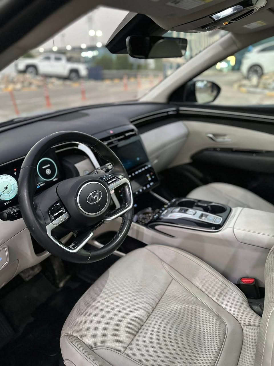 السلام عليكم 
توسان 2024 فول مواصفات ماشية 5 الف فقط 
حادثه بابتين وبيها طخه بسيطه بالبنيد موضحه بصور ايرباك ستيرن وبرده فقط
بجم كبس بلادي شواصي ولغود كفاله 
لون سلفر وارد امريكي فول مواصفات 
لمتد vip اوتو بارك
المواصفات : بانوراما / بصمة / جلد / كشن كهرباء / خزن كشن
ميموري / جنطة كهرباء / شاشة كبيرة 20 انج / شاشة ديجتال / انارة داخلية LED / كير دكم /سايد بريك دكمة / مود درايف / اوتو ستوب / محرك 2500 / تدفئة وتبريد بالكشنات / مانع انحدار / ٤ كامرات + شاشة عرض كامرة رباعية / تبريد قطعتين. / نظام HTRAC / رادارت / شفتات ستيرن / رادار نقطة عمياء / تشغيل عن بعد / تحريك بالبصمه( اوتو بارك)/ تدفئة ستيرن. / كامرة في المري الجانبية مع الاشارة
مكاني بغداد جديده الامين ***********
السعر 185وبيها مجال بغداد, العراق
