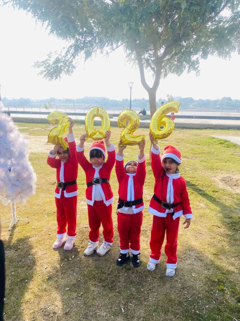 🎉 احتفال أطفال روضة دجلة برأس السنة… وبهذه المناسبة تتجدد بالعطاء لعام 2026
بفرح أطفالنا وبداية عام جديد مليء بالنجاح والتقدّم 
روضة ومعهد وحضانة دجلة الأهلية من هذا المنطلق تعلن عن استقبال الأطفال للعام الدراسي 2026 ❤️
👧🏻 التحضيري: من 2 – 4 سنوات
🧒🏻 الروضة: من 4 – 5 سنوات
👦🏻 التمهيدي: من 5 – 6 سنوات
📚 إعداد متميز
(تهجي الحروف – المقاطع – الجمع والطرح)
📖 المواد الدراسية:
التربية الإسلامية – اللغة العربية – اللغة الإنكليزية – الرياضيات – العلوم – الرسم والفن – الرياضة
 مجــاناً:
✔ الكتب
✔ القرطاسية
✔ الخطوط

مميزاتنا:
✨ نقل مجاني مؤمَّن مع معلمة مسؤولة
✨ صفوف مريحة (بحد أقصى 20 طفل)
✨ كوادر تدريسية متخصصة
✨ دروس سلوك وإتيكيت لتعزيز ثقة الطفل
✨ مشرفة خاصة لمرافقة الأطفال
✨ سفرات علمية وترفيهية
التسجيل مفتوح طوال السنة
 المقاعد محدودة
 العنوان: حي دجلة – قرب محطة بانزين حي النصر – خلف المعارض
📞 رقم الروضة: ***********
📞 رقم المعهد: ***********
 روضة دجلة… حيث يبدأ النجاح من أول خطوة
روضة ومعهد وحضانة دجلة الاهلية
روضة ومعهد وحضانة دجلة الاهلية
