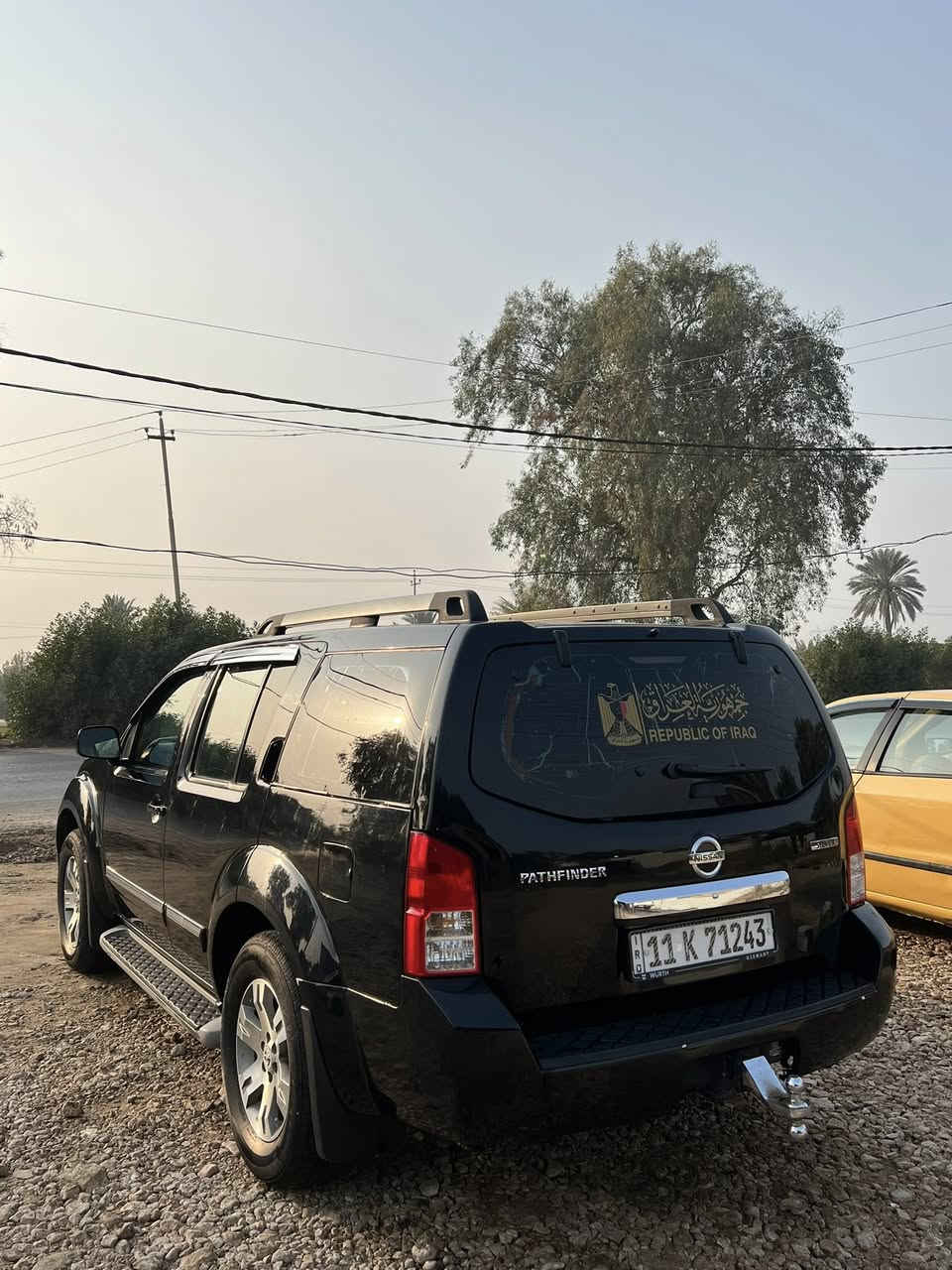 السلام عليكم نيسان باثفندر 2012 بيه حادث لون اسود سياره فول واحد على واحد عدا الفتحه فقط سياره ابيع على حادثه رقم بغداد دولي بسمي وشرط التحويل وهاي صوره بلحادث وقبل الحادث 
بصمه تحكم ستيرن جهتين كشنات جلد + تدفئة تبريد + كهربائيه سبعه راكب ثلاث قطع تبريد فور ويل دشبول ارمادا كامره خلفيه شاشه مرآه عاكسه للضوء ويل كروم وبعد بيه وابيع على حادثه والله شاهد ستوني ماخذه سعره 75 بيه مجال استفسار اكثر خاص او الاتصال ***********
