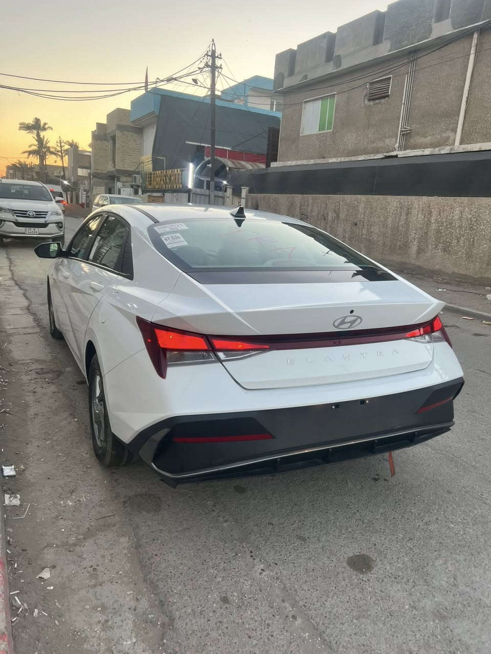 السعر. 140$ .  تلفون.  ***********
سلام عليكم النترا مديل 25 وارد امريكي دخول جديد صارله يومين مواصفات SE مكينه 2000 دووش رادارات امامي خلفي جانبي كامره دواره داخل بيجي فول تحكمات ثلاث وضعيات قياده والباقي المتعارف عليه حادث السياره فقط جاملغ تبديل ومبدل اصلي نفس ألون وشويه البنيد موضح بل صور بدون دواخل بدون كلشي مدنه راديتر تبريد كلو على وضع الشركة مكفوله السياره وجديده بمعنى الكلمه بحيث الدواخل بعدهن بلايلون الشركة تجي وتشوف احلى من الصور ماشيه 16mi صور الحادث مرفقه بل منشور
