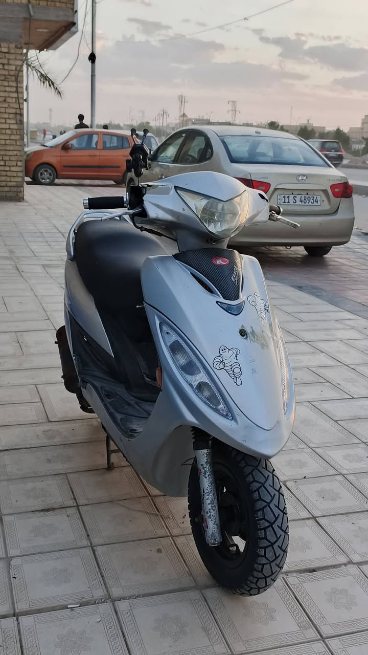 سلام عليكم 
كامكو جيفور دراجه نضيفه كلش ومفتوحه شغل مضبوط مال جناي جاهزه كل نقص مابيها سعرها 400 وبيه مجال مكاني ناصريه حي شهداء الرقم ***********
