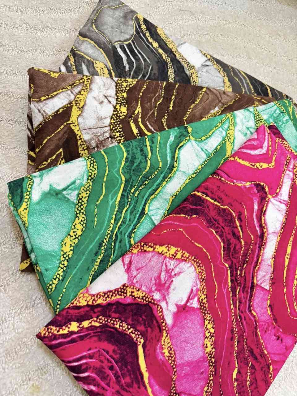 بسم الله الرحمن الرحيم🌷 بمناسبة نهايه السنه والحمدلله سويتلكم عرض كولش حلو وخاص للخياطات 
كشمير ايطالي قطني دبل صبغة💐
مجموعة موديلاات مختلفة وحلوه هواي🔥🔥🔥
يوجد جملة ومفرد +يوجد خدمة توصيل 🚕لجميع محافظات العراق خلال٢٤ ساعة فقط 
في حال يوجد اختلاف بنوعيه القماش أوإيصال البضاعة بشكل مختلف لكم حق الرفض 
الحجر خاص اواتساب📞✅***********
