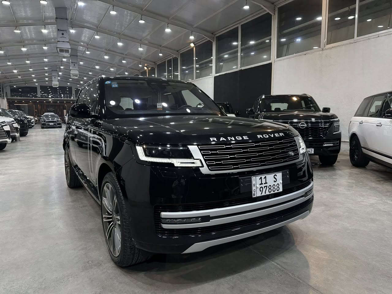 RANGE ROVER 2022 🇬🇧auto bioghraphy 
رانج روفر 2022 🇬🇧اوتو بياوغرافي 
فول ١/١ 
ضمان وكالة سردار ✅
كفالة عامة 
تغليف كامل المركبة ppf 
عداد المسافة المقطوعة 21000 k/m 

📍بغداد شركة ابو ظبي جكوك قرب بوابة الكاظمية 

0771 811 1145

0781 844 4044 📞
