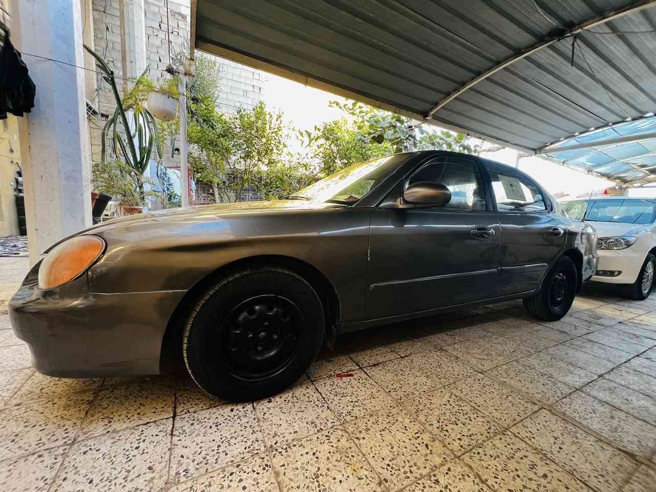 السلام عليكم السياره للبيع هوانداي سواناتا صالون جاهزه منكلشي خير من الله السياره رقم بغداد إنكليز راح نستلمه كفاله عامه من ضربه صبغ عامه للجماليه خياس مابيه $***********$ السعر 52 وبيها مجال
