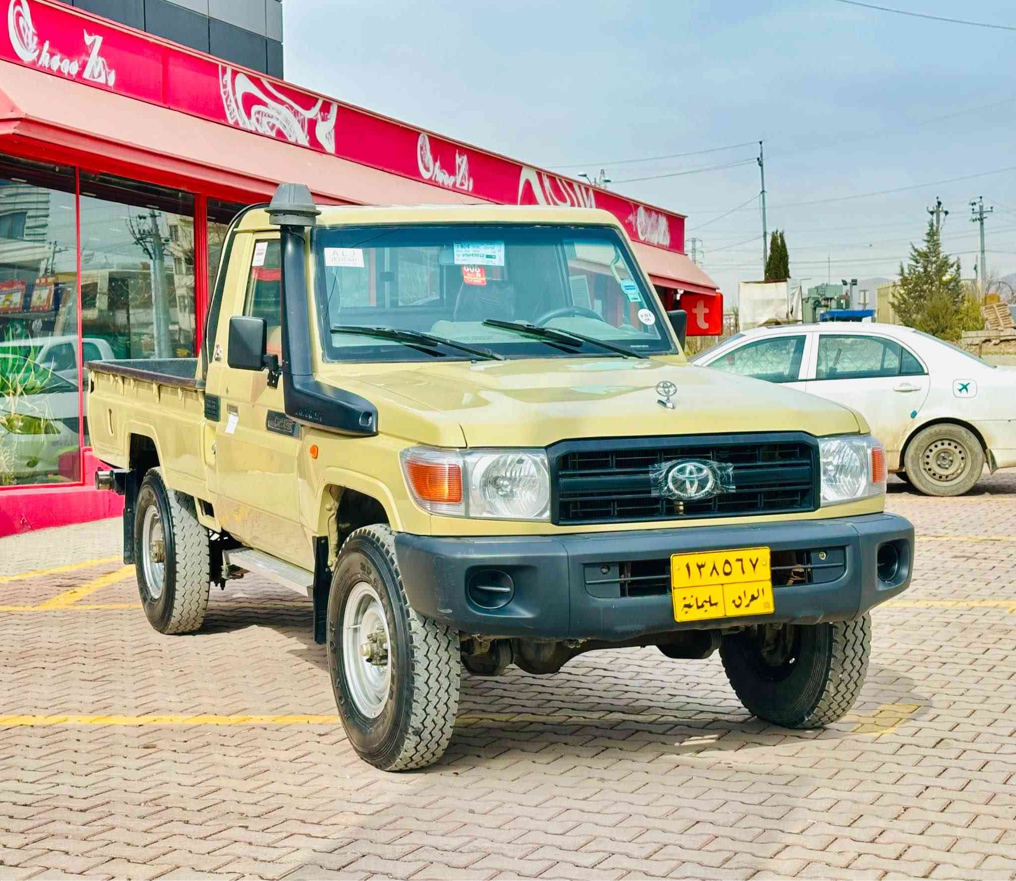 میکزه مين ٢٠١٥   سعرى ١٤٧$ 
***********

سه ياره كه مۆديلى ٢٠١٥  ره قه م سليمانيه به س ته حويل 
ناكريت كيشه ى به رادى هه يه ساحيب سه نه وى مه وجوده هه موو شتيكى به شه رت 

گيرو مه كينه ى به شه رت مه كينه عه دلى له سه ره 
سه وت و سه رف و بوخارى نييه 

سه ياره كه عام بۆياخه ؛  وه ر گه راو نييه ده عمى قورسى نييه

پيش و دواى تازه داگيراوه چوار تايه و ويلى لۆکى شه ريكه ى له ژيره 

سعرى ١٤٧$  معامه له له سليمانيم. 
*********** السليمانية, العراق
