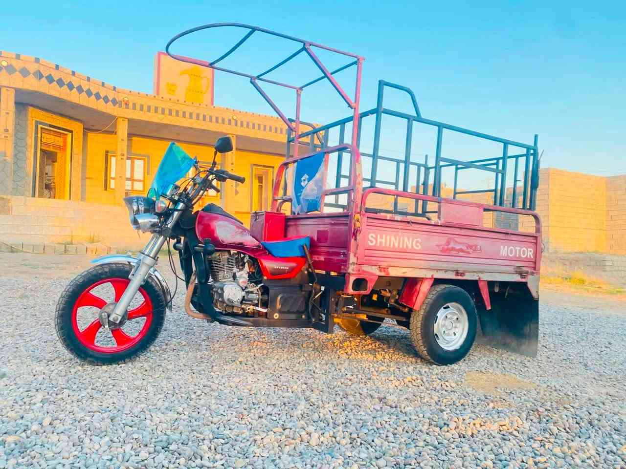 السلام عليكم ستوته للبيع شاصي شرط محرك 20/24سلف كهربأيات كلها شغاله تواير جديد ستوته مال جنيه بل حقيقه بعد احله السعر 1250.وبيها مجال مكان جنوب الموصل كياره /***********
