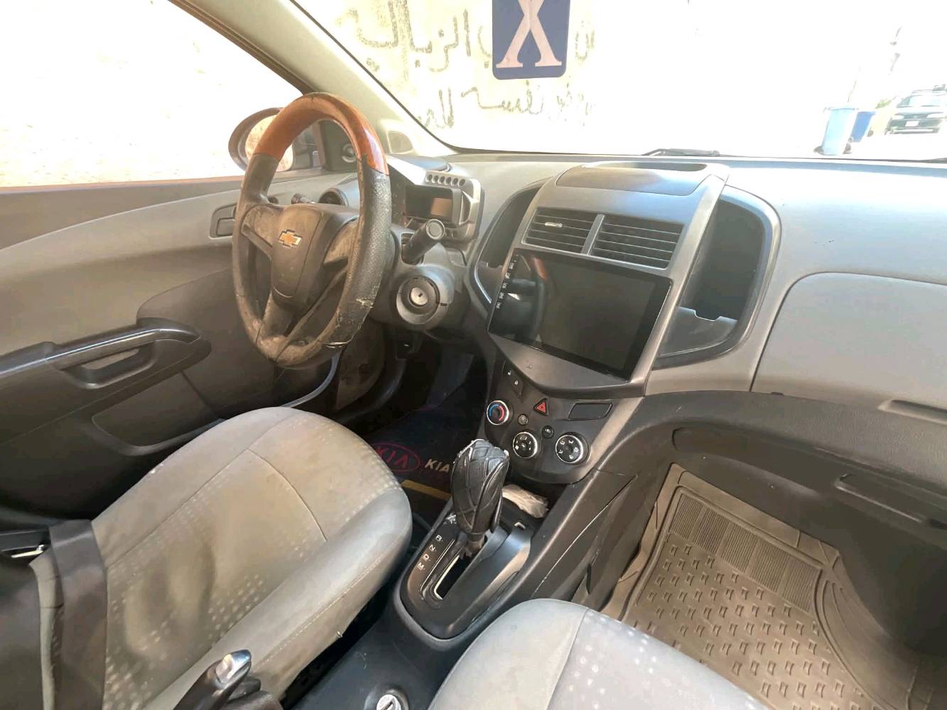 🚗 للجادين فقط – شفروليه سونيك 2012 وارد خليجي 🚗

إذا تبحث عن سيارة اقتصادية، نظيفة، وسعرها مناسب، فهذه فرصة تستحق المعاينة.

✅ المواصفات:

- شفروليه سونيك موديل 2012 – وارد خليجي.
- مكينة وكير مكفولات.
- بدون صبغ، فقط بارد كما هو موضح بالصور.
- السنوية جديدة وباسمي.
- التحويل مباشر ثاني يوم.
- رقم بغداد – مشروع وطني – الهزة جديدة.
- السيارة كاملة ولا يوجد أي نقص.
- صدر الأمامية (الحديد) تم شده قبل أسبوع.
- صدر الخلفية جديد وتم تبديله.
- تخم تايرات جديد.
- بطارية جديدة تم تبديلها قبل يومين.

🔧 الملاحظات بكل أمانة وشفافية:

- تحتاج فقط كمبريسر.
- يوجد صوت رواجز عند أول تشغيل فقط، وبعدها يختفي.
- دهن المحرك مبدل قبل يومين.

السيارة معروضة بكل مصداقية، ولا أخفي أي ملاحظة عن المشتري. افحصها بأي مكان، وجيب ميكانيكي تثق به، وإذا عجبتك توكل على الله.

📍 الموقع: بغداد – حي الجهاد.
📞 للاتصال: ***********
💰 السعر: 63 قابل للتفاوض للمشتري الجاد وبعد المعاينة فقط.

رجاءً اقرأ الإعلان كامل قبل الاتصال، والاتصال للجادين فقط.
