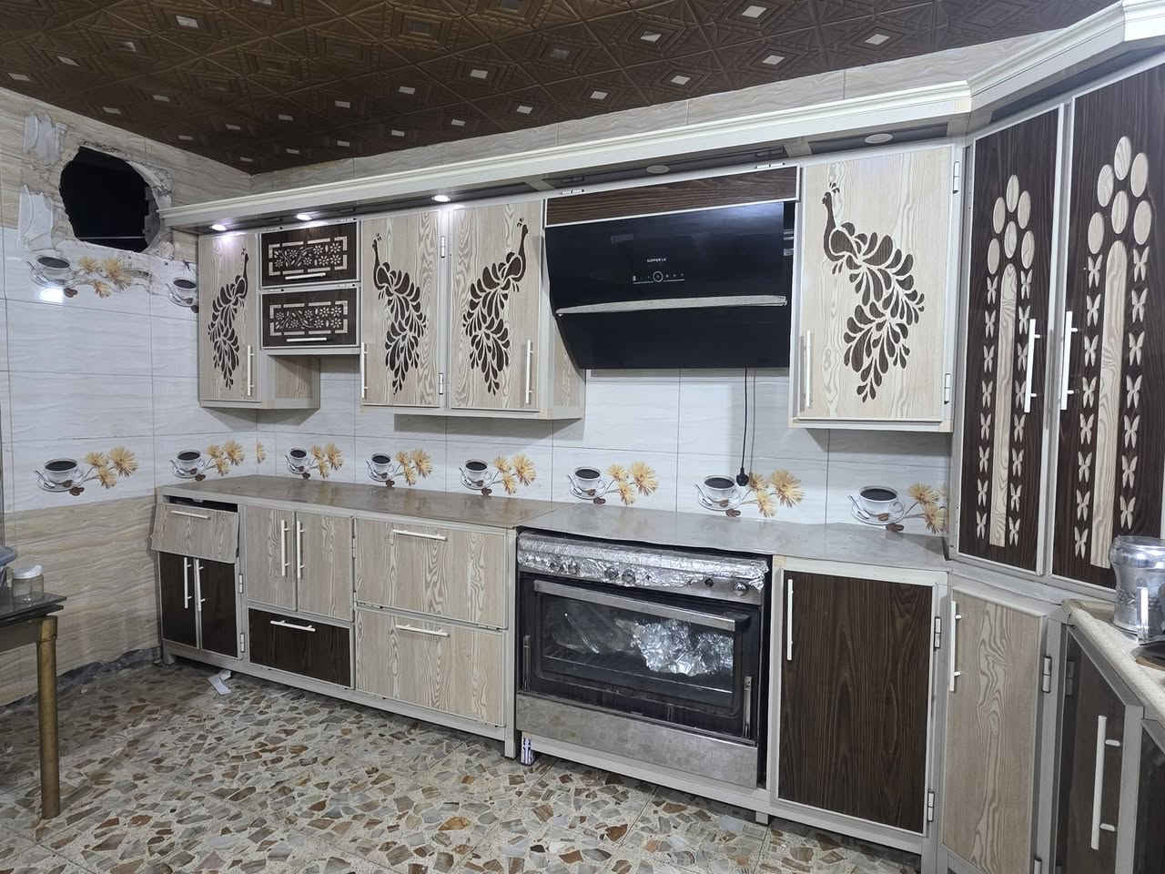 سلام عليكم كاونتر مستعمل قليل
العنوان: بغداد حي البتول 
رقم الهاتف :***********
