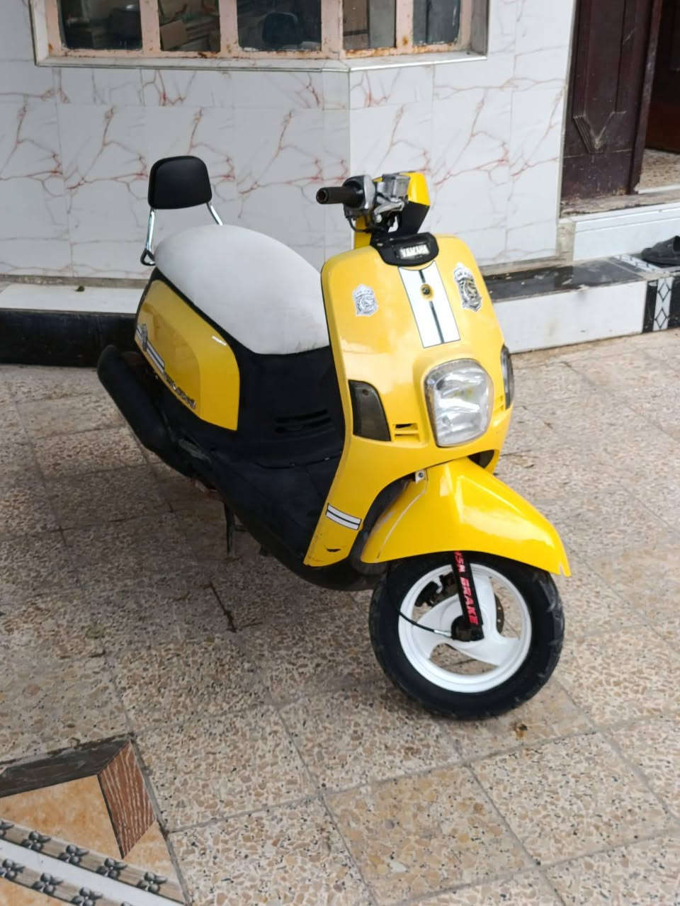 السلام عليكم
مااكس بوليس  ياباني 120
 (محرك ما مفتوح   بلادي شرط الفحص)
 دراجه فوول نضافه وكفرات بلاد كله مختمه
شلعه ومعدل  110 فوول متنكض
كلشي شغال وعل بلاد سلف  اشاير كلوبات سكنات شاشه و عينه  عداد السرعه شغال عداد البانزين شغال  اي نقص ما بيهه 
احلا من صور بالف مره 
سعر900 وبيهه مجال 
شراي يتصل
مكاني بصره 
 
  *********** البصرة, العراق
