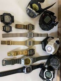 ساعات الكتروني • ١٧ قطعة • فنتج وحديث