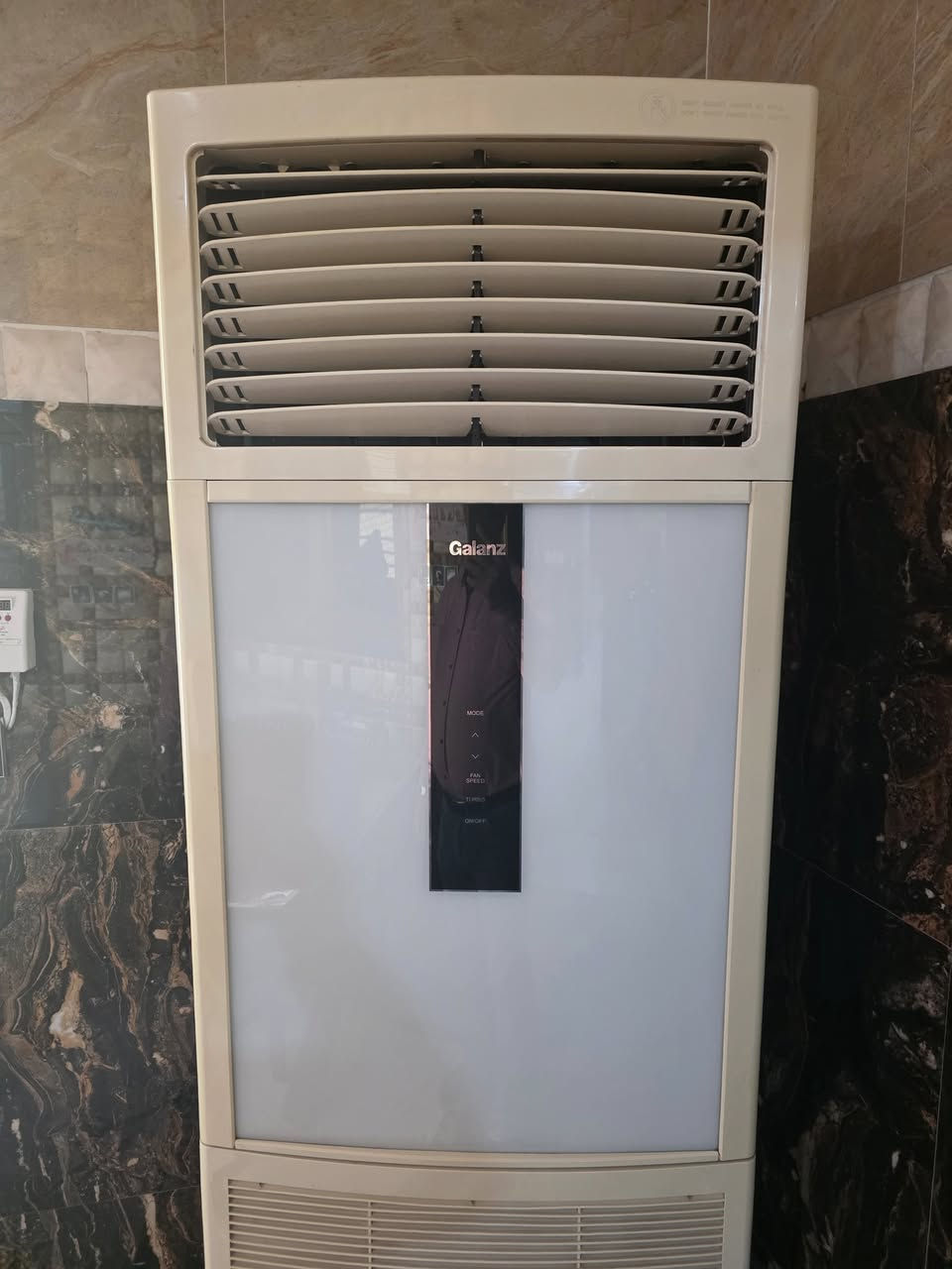 سبالت توسوت 3 طن كنتوري اخو الجديد ..مستعمل  قليل ..العدد 2 ..السعر الواحد 750 الف 
....
سبلت كالانز 3 طن كنتوري ..نظيف جداً...السعر 600 الف
..

سبالت 2 طن جداري توسوت نظيفات جداً..استعمال قليل...العدد 2 ..السعر  الواحد 450الف

. سبلت جي إي  نظيف جداً ...السعر 400ألف (GE) 

..
كل السبالت شغالات ومادخلات تصليح أبد ونظيفات جداً ولحد الآن مشدودات..فاللي يريد يشتري يجي يفحص ويشوف بعينه ويفتحه وياخذه ...

المكان حلة-شارع80
للاستفسار الاتصال:
***********
