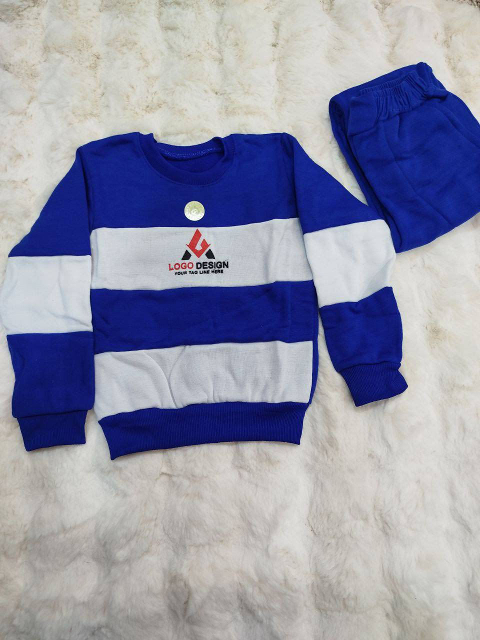 تراك ٢٠٠٠دينار مفرد 
تراكات ولادي وبناتي يلبس٤-١٢سنه
يوجد توصيل لجميع المحافظات


**إذا كنت صاحب هذا الإعلان وتريد حذفه لأي سبب، رجاءا أرسل رسالة إلى الدعم الفني**