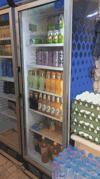 السلام عليكم للبيع برادات عمودي نضافه فول 
وعندي غراض بعد هواي رفوف وطرحيه وسبالت 
غراض أسواق كامله 
مكان كربلاء ***********
