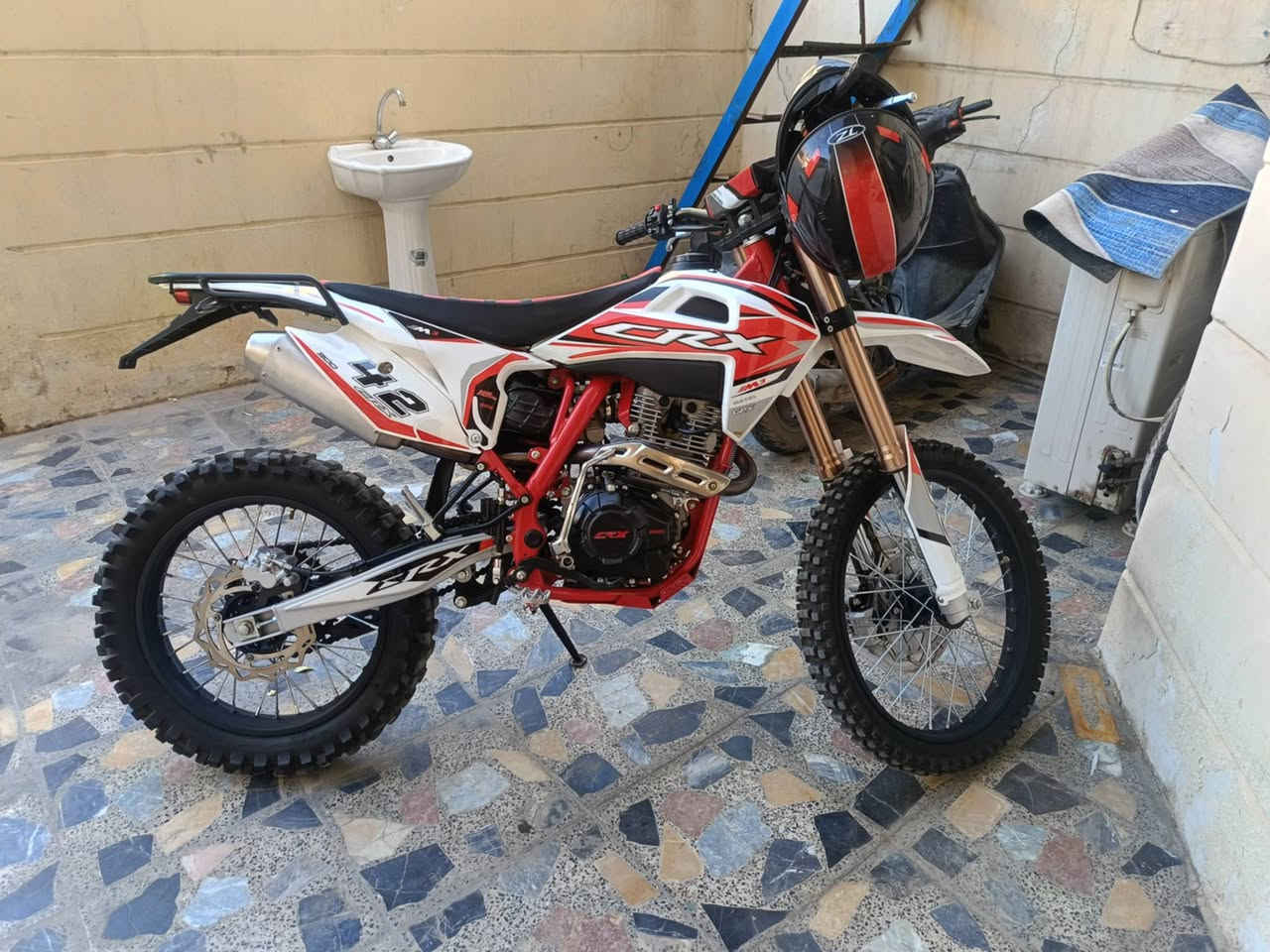 سلام عليكم قفاز crx 350cc مديل 2025 لون احمر للبيع السعر 900 قفل اخت الجديدة ممفتوح بيهه كلشي مستعجل عله بيعتهه شراي خاص


**إذا كنت صاحب هذا الإعلان وتريد حذفه لأي سبب، رجاءا أرسل رسالة إلى الدعم الفني**