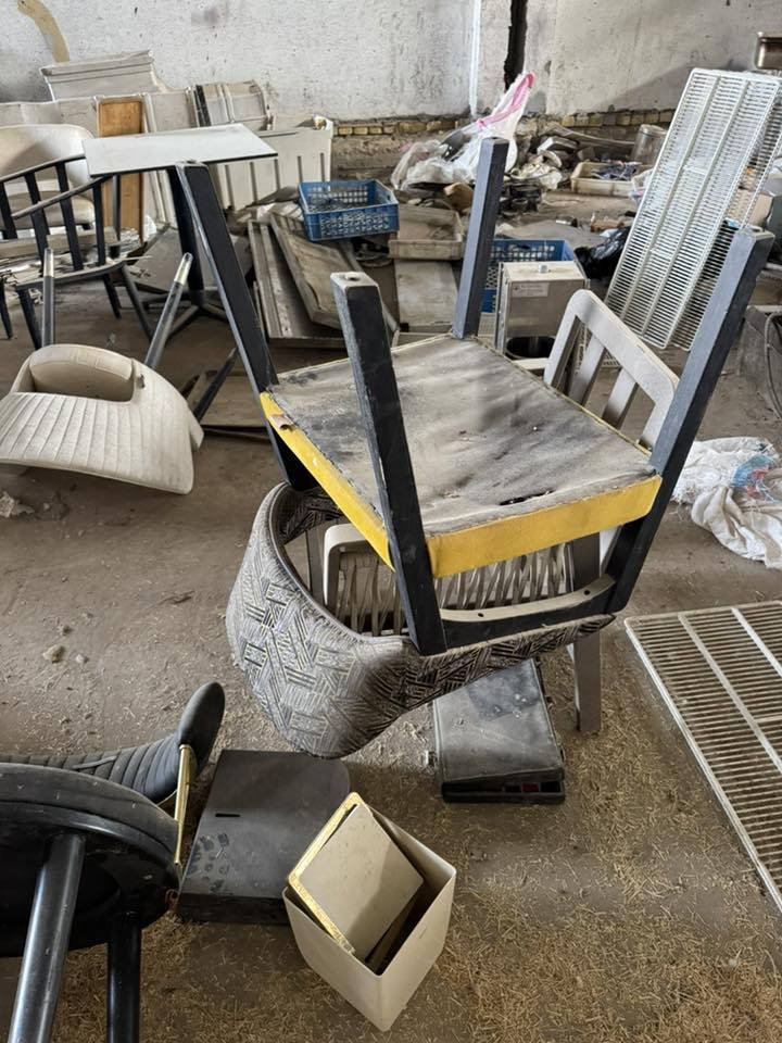 غراض مطعم للبيع 
***********
مكان ناصريه 
غراض درجه اولى وكله شرط الشغل
