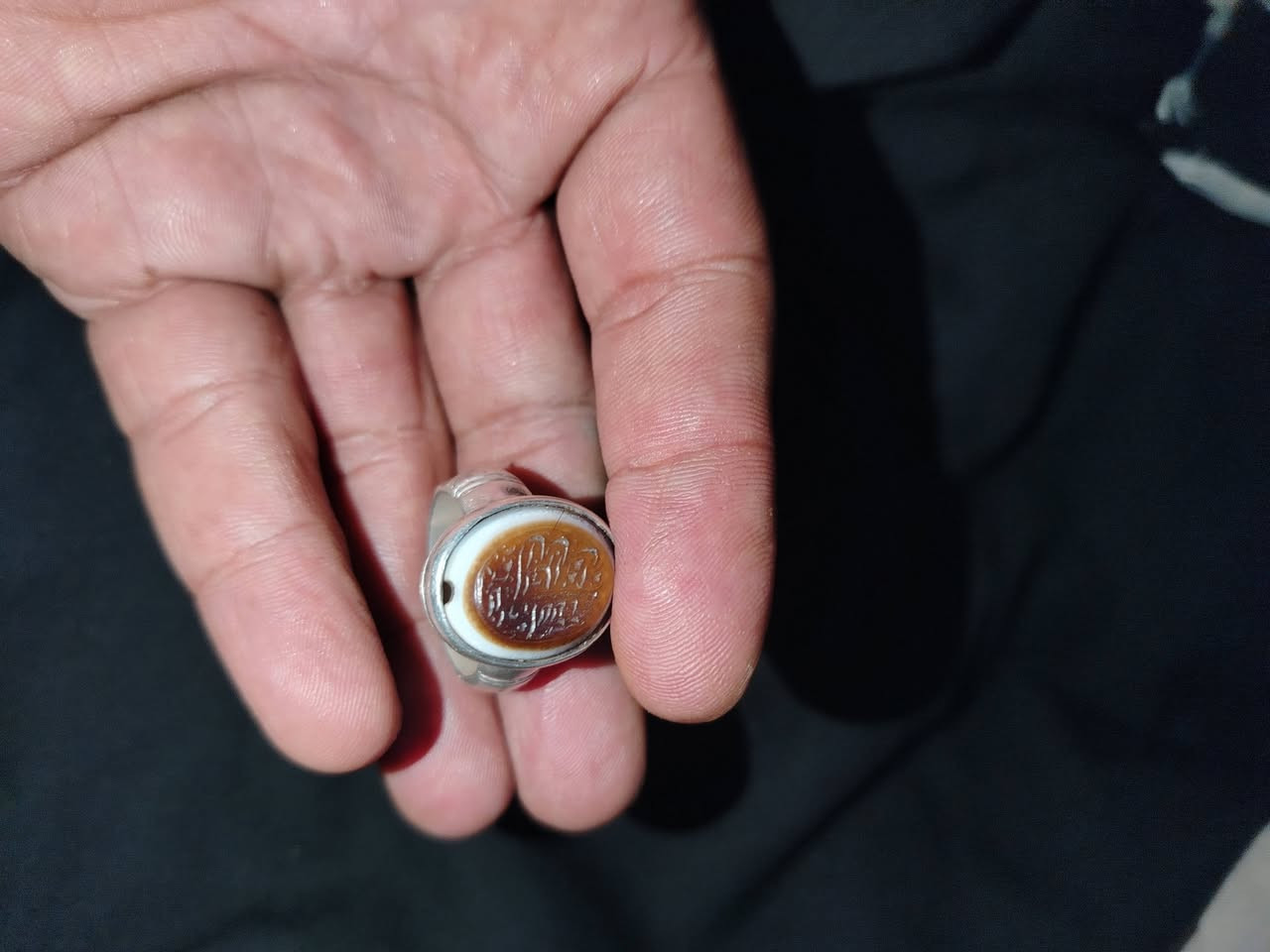 جزعه قديمه مثقوبه صياغه ثقيله للبيع مراوس بسبحه محبس زين هم راوس توصيل عندي وين ما جان
مراوس يرهم


**إذا كنت صاحب هذا الإعلان وتريد حذفه لأي سبب، رجاءا أرسل رسالة إلى الدعم الفني**