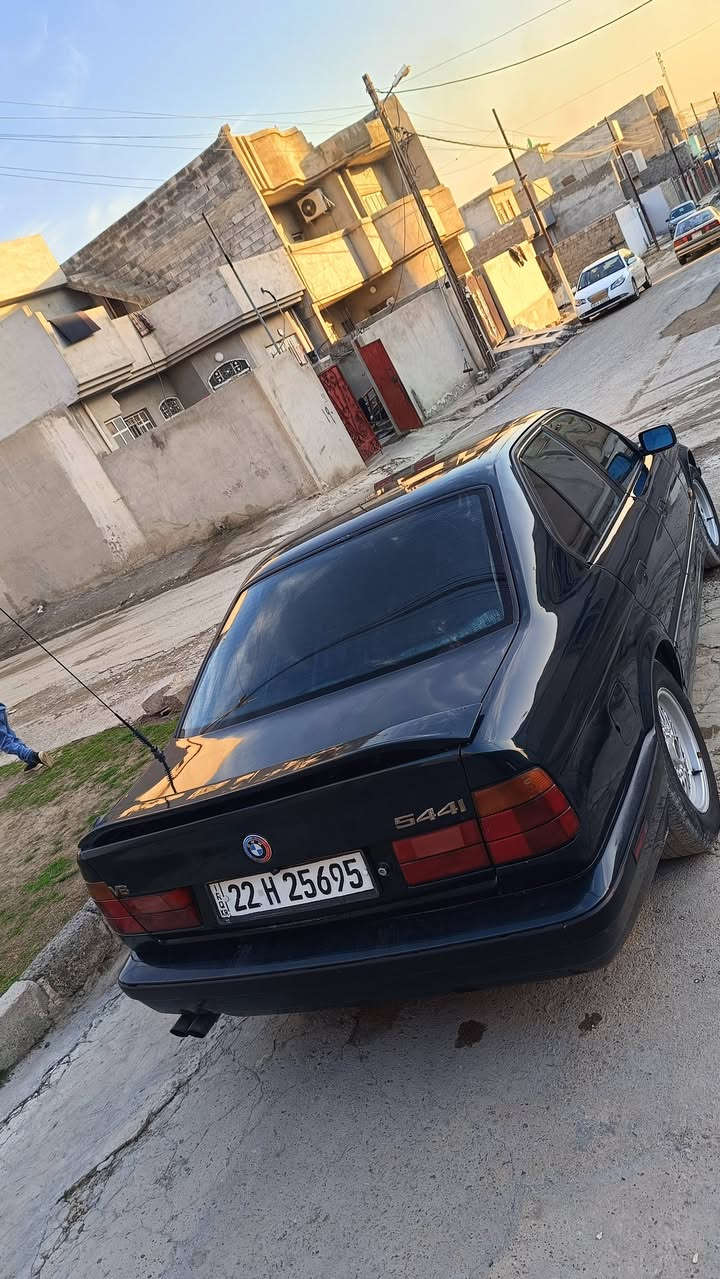 السلام وعليكم بي ام للبيع موديل 94 السياره رقم اربيل حجم 540 ثمانيه سلندر ***********/ ***********
