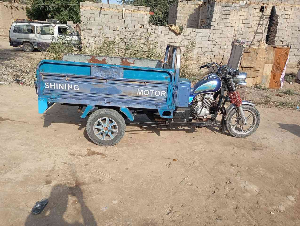 السلام عليكم ستوته فحل موديل 21 مكينه 25 كير بوكس 25 اصبانه ماممدودة عليه شواصي  كفاله ركبه كفاله اوراق أصولي والباقي شوف عينك السعر 1500 بيهه مجال بصيط هاذا رقمي ***********
