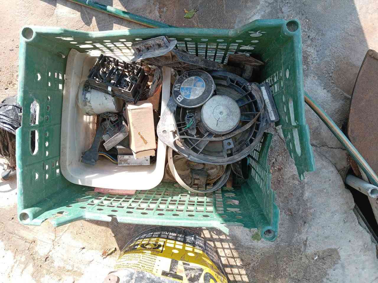 متاح غراض بي ام دبليو ٧٣٥ سعرهن ١٥٠ شلع عنواني ميسان ***********
