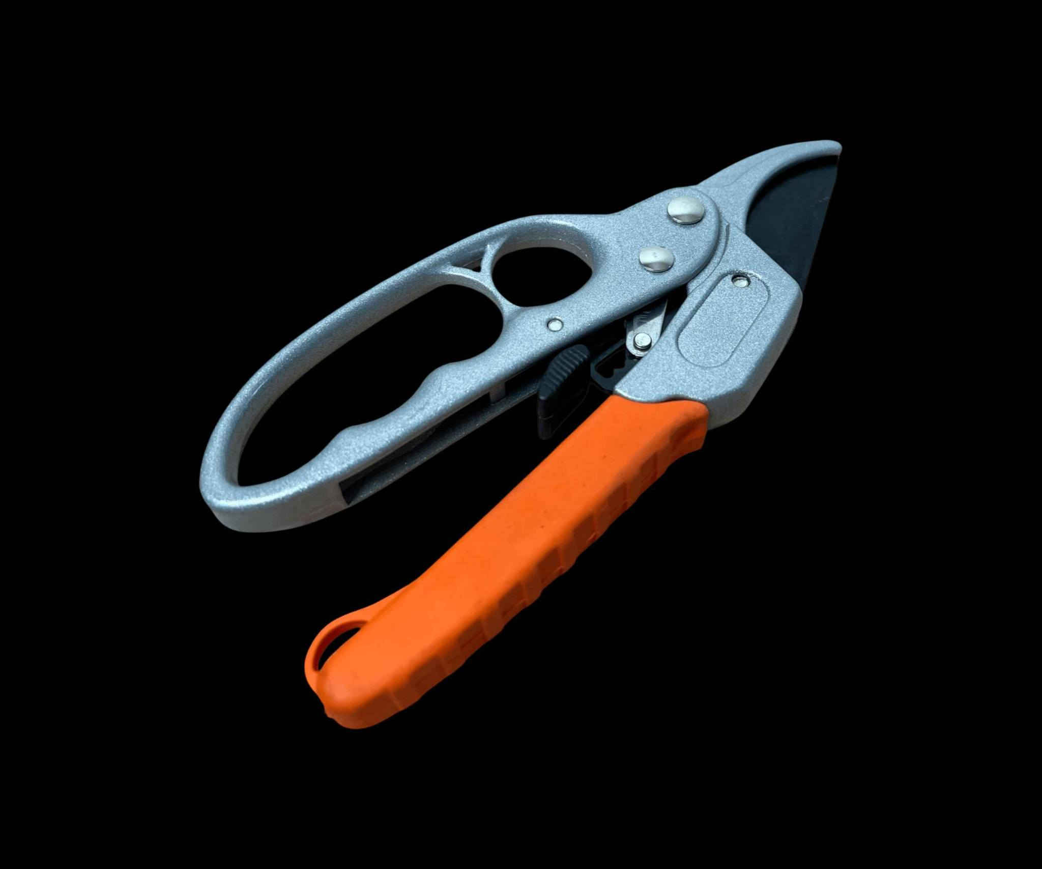 مقص تقليم الحدائق

الاستخدامات:

مثالي لتقليم الأشجار والزهور والنباتات في الحدائق.

يمكن استخدامه بسهولة لقص الأغصان والأوراق الجافة أو غير المرغوب فيها.

أداة لا غنى عنها لمحبي الحدائق والمزارعين.

المميزات:

مقص تقليم قوي ودقيق مصمم لتحمل الضغط.

مقبض مريح مع تصميم مضاد للانزلاق يضمن التحكم الكامل أثناء الاستخدام.

شفرات حادة مصنوعة من الفولاذ المقاوم للصدأ لضمان القطع السلس والدائم.

تصميم خفيف الوزن يسهل حمله واستخدامه لفترات طويلة دون تعب.

محتويات الصندوق:

مقص تقليم واحد.

الملاحظات:

يجب تنظيف المقص بعد كل استخدام لضمان عمر أطول.

مناسب للاستخدام في الحدائق المنزلية والمهنية.

القياسات:

طول المنتج: 20 سم

عرض المنتج: 9 سم

ارتفاع المنتج: 3 سم بغداد, العراق


**إذا كنت صاحب هذا الإعلان وتريد حذفه لأي سبب، رجاءا أرسل رسالة إلى الدعم الفني**