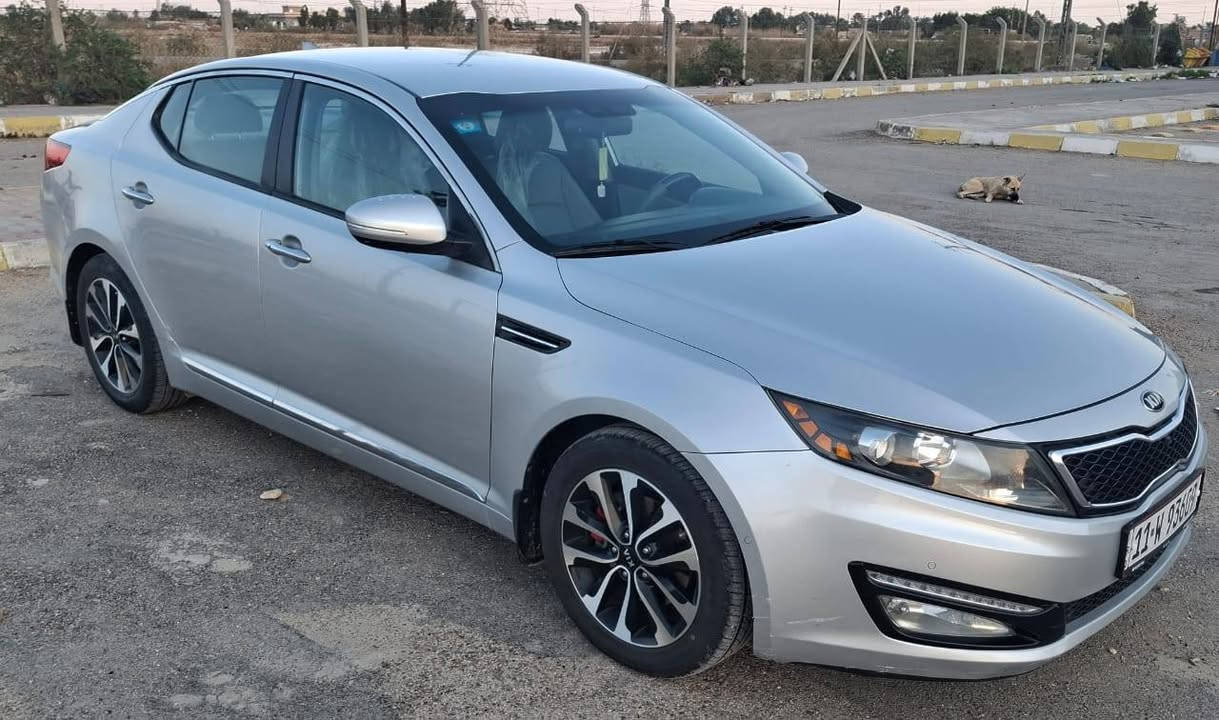 معلومات السياره
اوبتما موديل ٢٠١٣
لون سلفر
رقم بغداد انكليزي 
السنويه بأسمي لحد ٢٠٣٠
وارد امريكي حادثها باب خلفي وجاملغ خلفي جهة السائق 
الباب مبدل اصلي والجاملغ معدل ومصبوغ
بدون دواخل 
ايرباكات سليمه 
المسافه المقطوعه ٦٣٠٠٠ ميل
محرك ٢٤٠٠ GDI
كشن السائق كهربائي
تبريد قطعتين 
شاشه 
بصمة تشغيل وبصمة ابواب 
اريل نافكيشن
تشغيل واطفاء عن بعد 
مري شفط واشاير بالمري 
شاشة اعطال 
رسالة ترحيب
حساسات اماميه وخلفيه 
كاميرا أماميه وخلفيه
مانع انزلاق
كروز (مثبت) سرعه
قفل أطفال 
شفتات سرعه
نظام ايكو
كشنات جلد 
ويل كب كروم ١٧
سويجات بصمه عدد ٢
لد نهاري

سياره مال بيت ما متعوبه
الملاحظات:-
الشاشه بيها عطل اللمس ما يشتغل بس الصور تنعرض عليها وممكن خصم تبديلها من سعر البيع..بيها بعض الشخوط السطحيه البسيطه مكحله.
سعر البيع ١٣٥ ورقه وبيها شويه مجال.
رقم الموبايل ***********/العنوان// بابل اسكندرية.. شارع الطاقه..مجمع العمارات السكنية حلة, بابل
