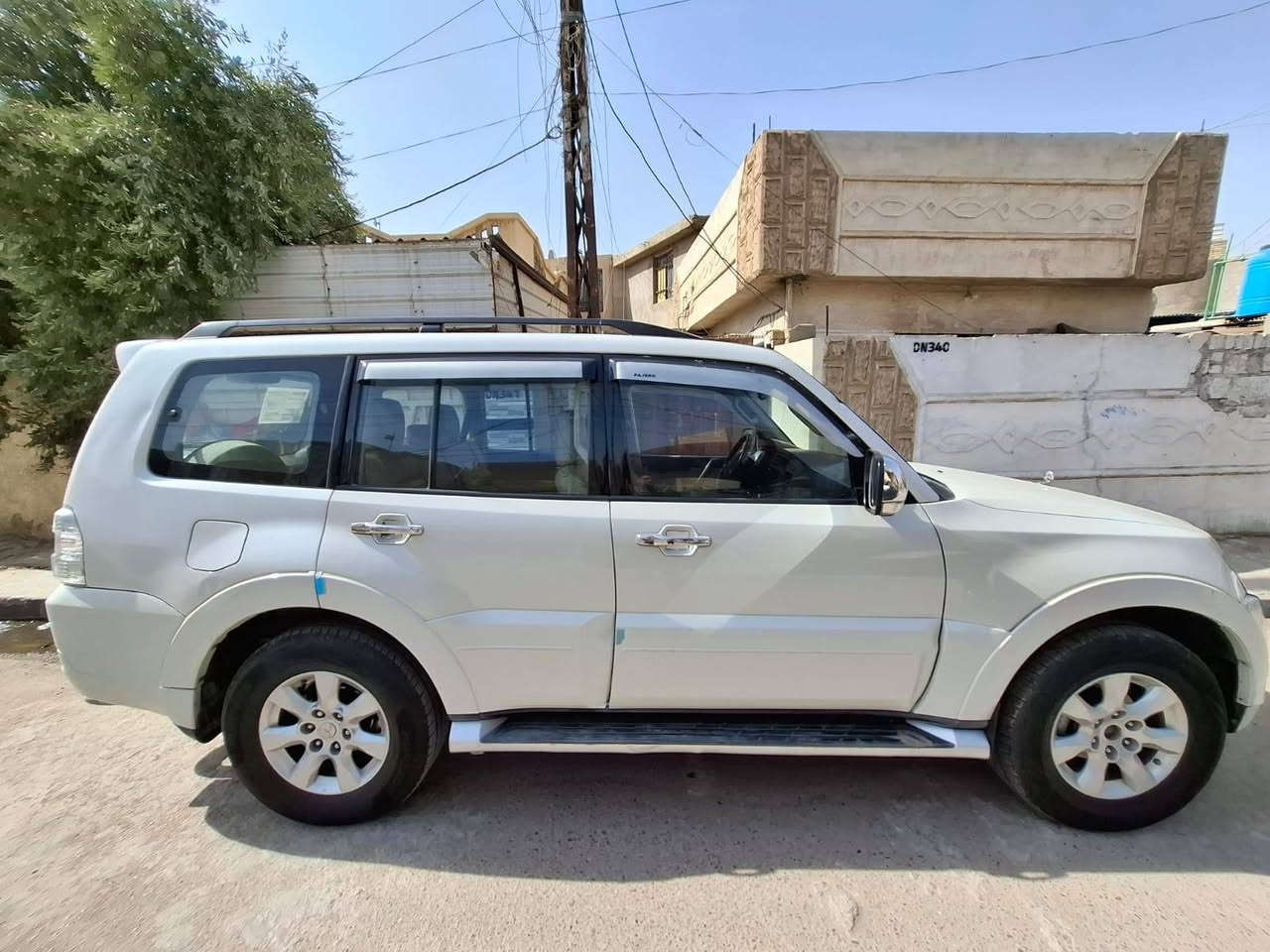 السلام عليكم متسوبيشي باجيرو حبتور موديل ٢٠٠٩ محرك ٣٠٠٠ سبعه راكب فور ويل تدفئة وتبريد ثلاث قطع مري شفط شاشه تاب كاميرا صدر امامي وخلفي ممتاز تخم تاير نظيف كهربائيات كلهه تشتغل داخل نظيف سياره جاهزه بدون نقص تبريدها ثلج بمعنى الكلمه كشنات جلد وكهرباء دمام خلفي سلايد روف مكفوله من الحادث بيها صبغ قطع بالحزام مكانها بغداد الدوره ابو دشير هاتف *********** سعرها ١١٥ بغداد, العراق
