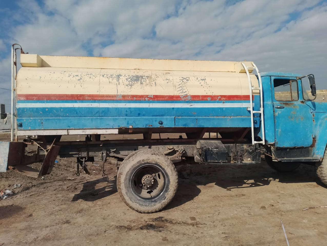 دنكر زيل جاهز للشغل رقم مثنى ما ندل راعيه بيه حصه كازالسعر5مليون ***********
