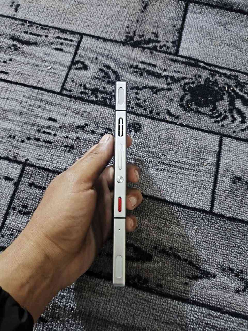 السلام عليكم ريد ماجك 9 برو نضيف ذاكره 512 
ملحقات كارتونه سماعات حافضه 2 شفافه والثانيه لا 
للبيع او مراوس 
مكاني بغداد ابو غريب 
تواصل خاص
وتساب ***********
