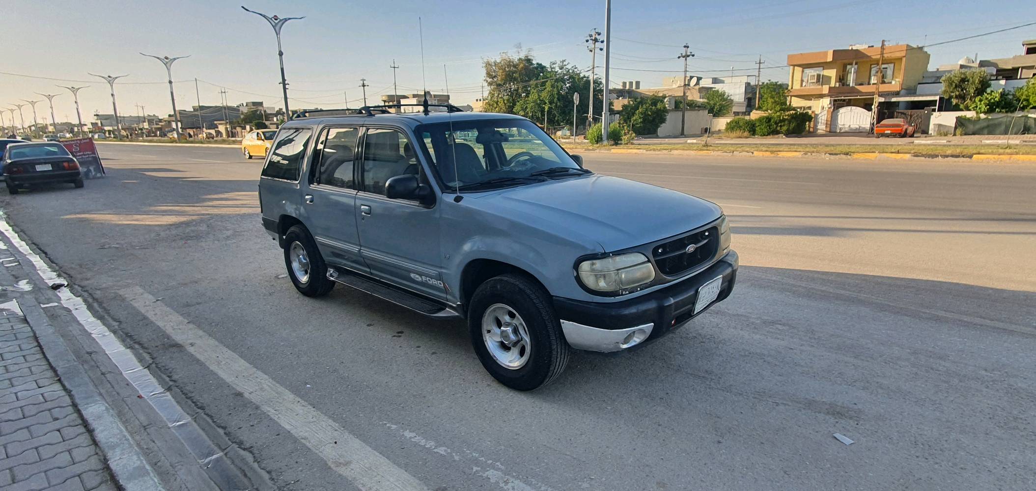 فورد اكسبلور موديل 2000

 كير محرك بطه 3000 vvt شرط

 تدفئة تبريد ثلج

تخم تاير

صدر جديد

سقف سلايت

جوم كهرباء

 سنويه ٢٠٢٨ رقم كركوك مشروع وطني

 بطاقة بنزين متوفر

السيارة حلوة ومال جناي وبدون نقص ماشاء الله فقط خلي دهن بانزين وتراي من الشمال للجنوب

السعر مال بيع مستعجل ٤٨$ مجال بسيط

رقم الهاتف (***********) مكاني كركوك