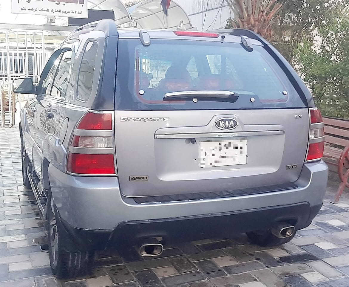 سبورتج٢٠٠٩ محرك ٢٧٠٠ رقم بغداد انكليزي سنوية ٢٧ تبريد شاشة حساسات بلدعامية كامرة ويل كب جديد مابها اي نقص سستم صوت حادثهة جاملغ وبنيد مصبوغ مواصلة للغد استفسار على الرقم ***********
