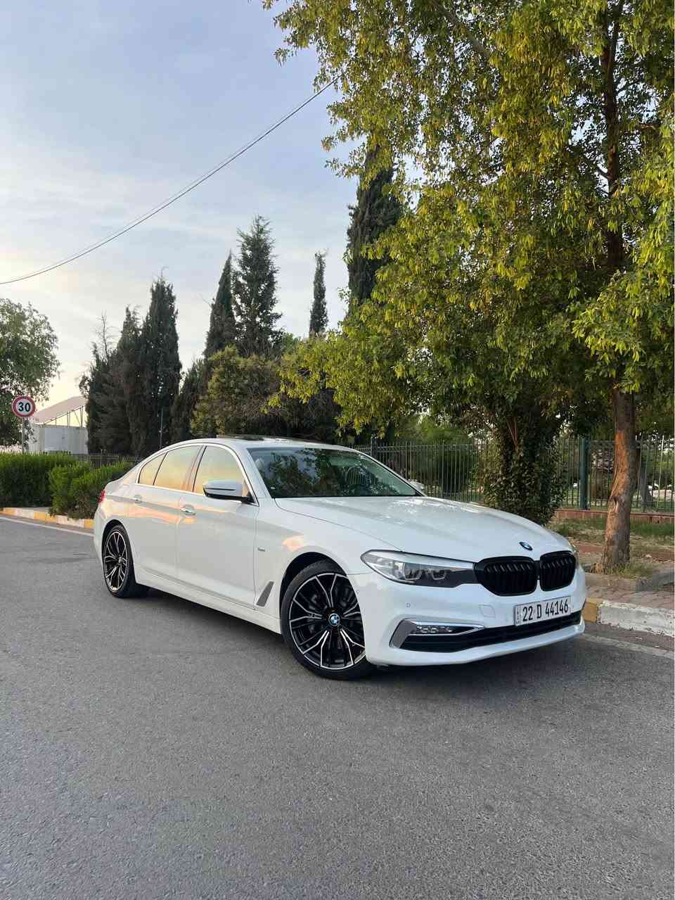 Bmw 530i 2018 luxury 
خليجي وكالة عروش
فول مواصفات ١/١ 
بواب شفط
٥ كامرات
٥ برادت 
داخل مشمشي 
رادار 
كيج الكتروني 
داخل ليد 
بدون صبغ سيارة 
بيها ٣ مكان بارد 
ماشي ١٠٨ الف 
مكان اربيل 
سعر ٢١٨ ورقة مجال بسيط
واتساب *********** أربيل, العراق
