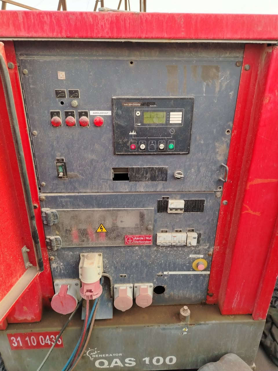 مولد بيركنز انكليزي ١٠٠ كيفي للبيع السعر ٤٥ورقه وبيه مجال المكان الرمادي الاستفسار اتصال ع الرقم ***********
