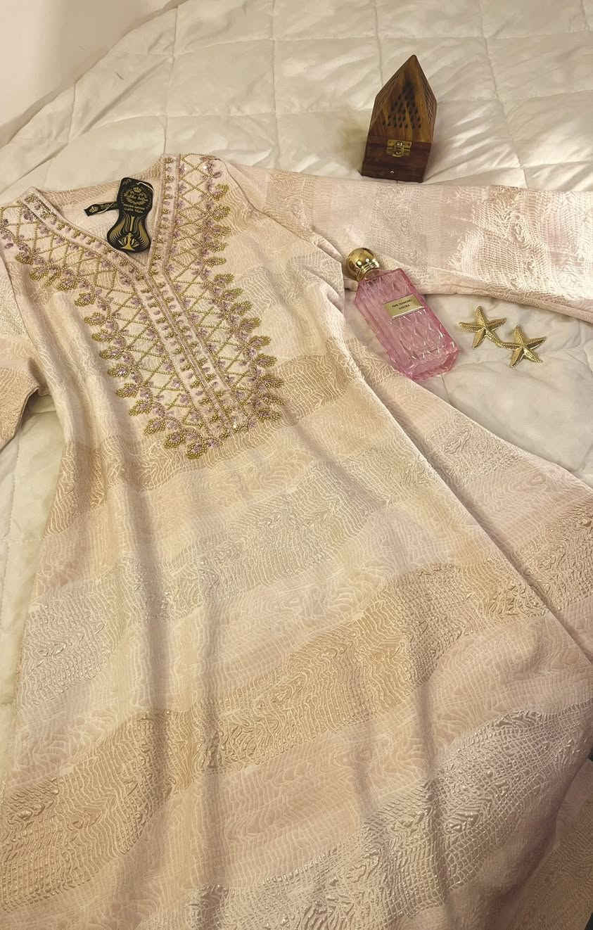 دراعة خليجي 🤍 
القماش لامع خليجي نفش ، التطريز شك يدوي 
قياسات L ,XL , 2XL ,3XL 🤍✨ السعر 50 الف ✨ يتوفر توصيل بغداد جميع محافظات العراق.⚜️

***********
