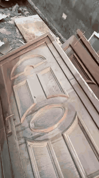 سلام عليكم ابواب وشبابيك للبيع جديد مستعمله قليل وسعر رخيص مكان الدورة ***********
